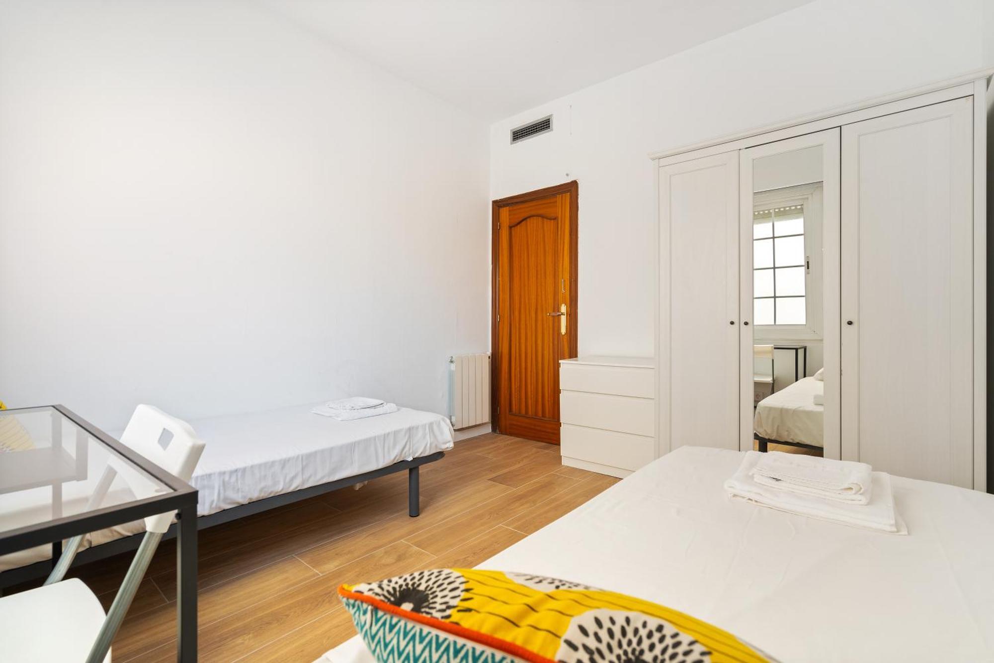 Appartement Chic 3Br Retreat With Private Terrace à Barcelone Extérieur photo
