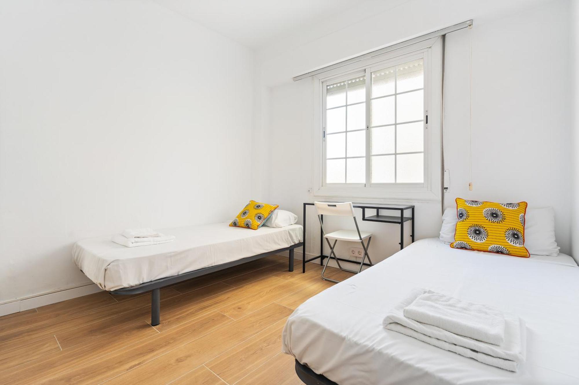 Appartement Chic 3Br Retreat With Private Terrace à Barcelone Extérieur photo