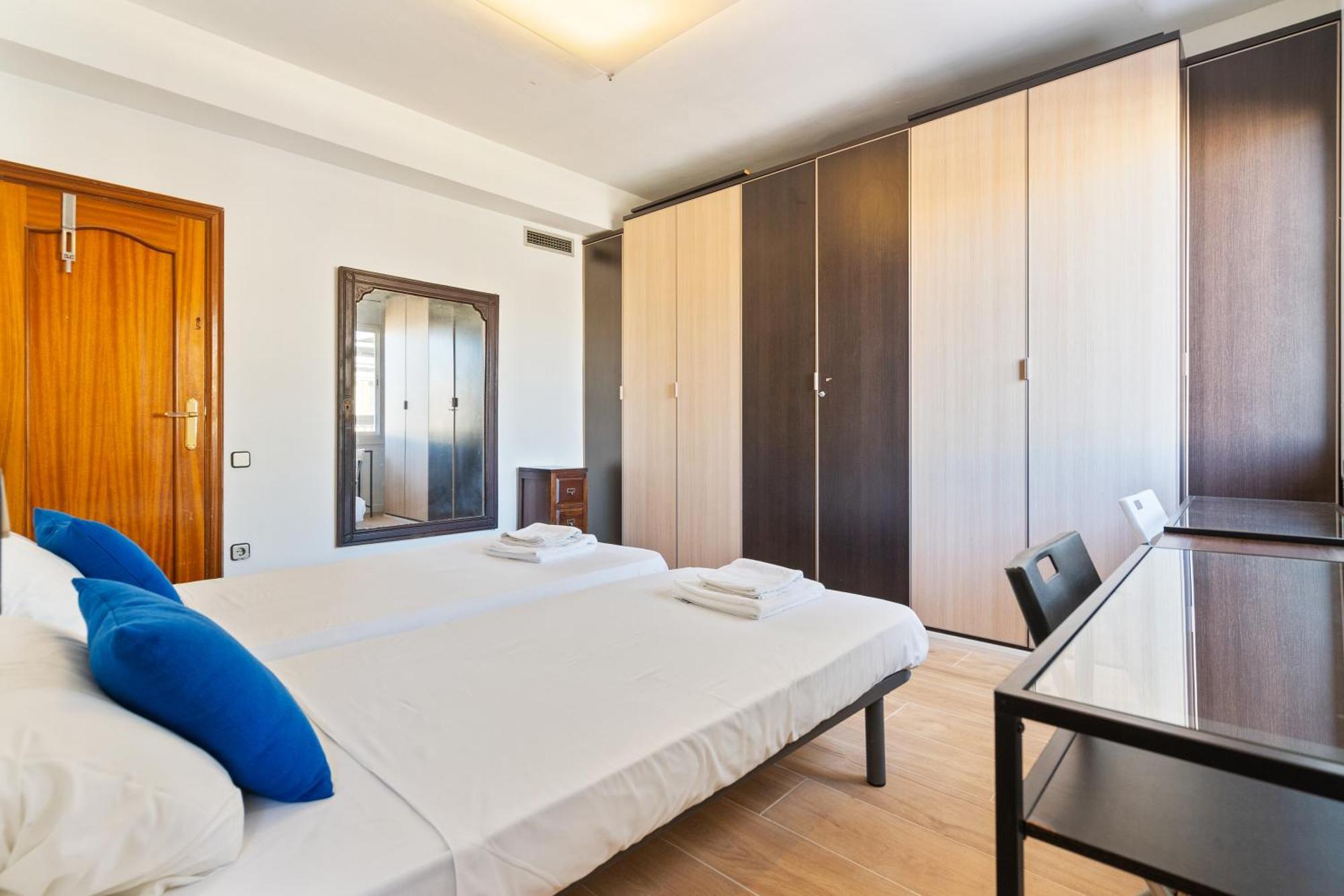 Appartement Chic 3Br Retreat With Private Terrace à Barcelone Extérieur photo
