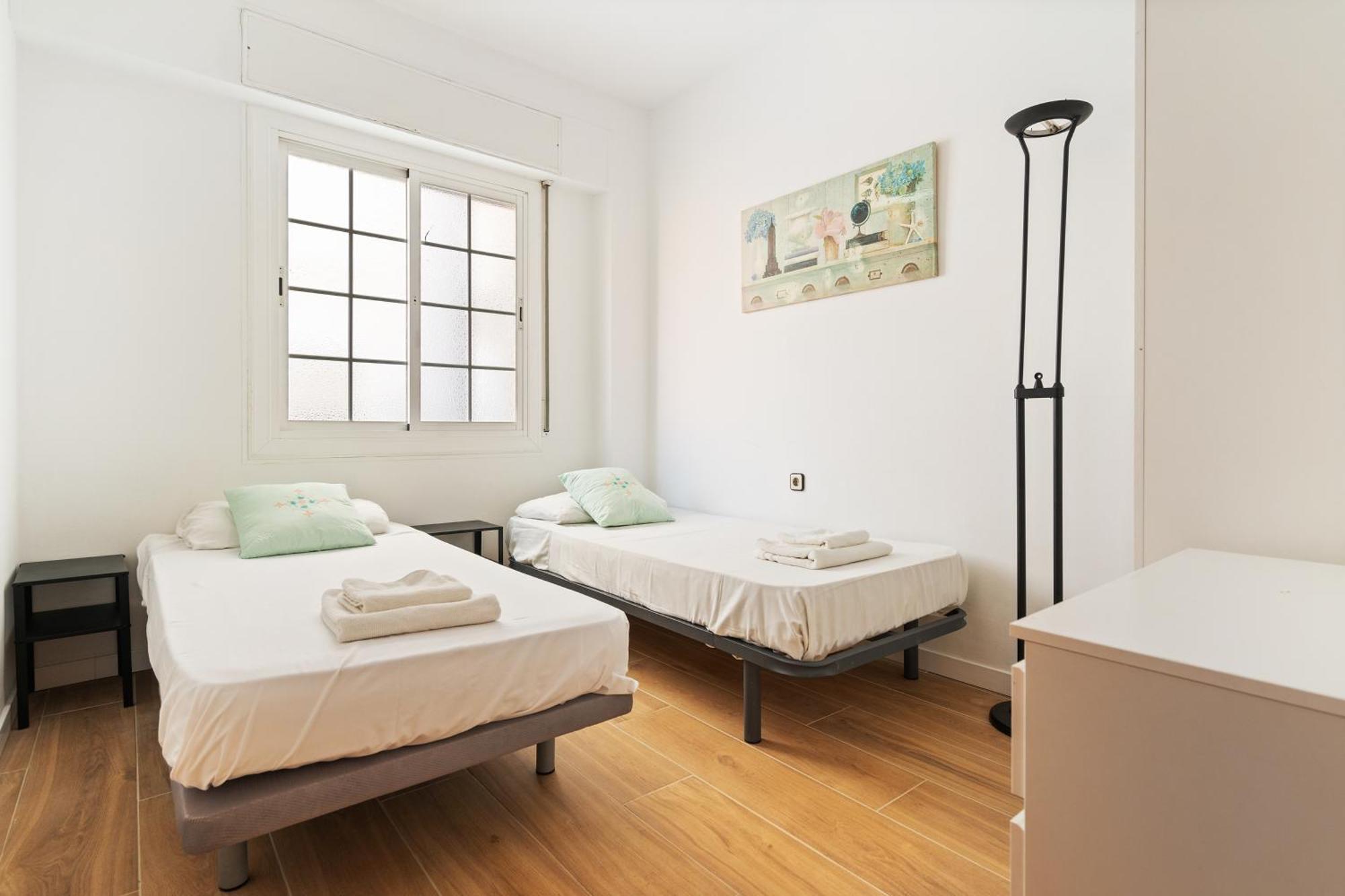 Appartement Chic 3Br Retreat With Private Terrace à Barcelone Extérieur photo