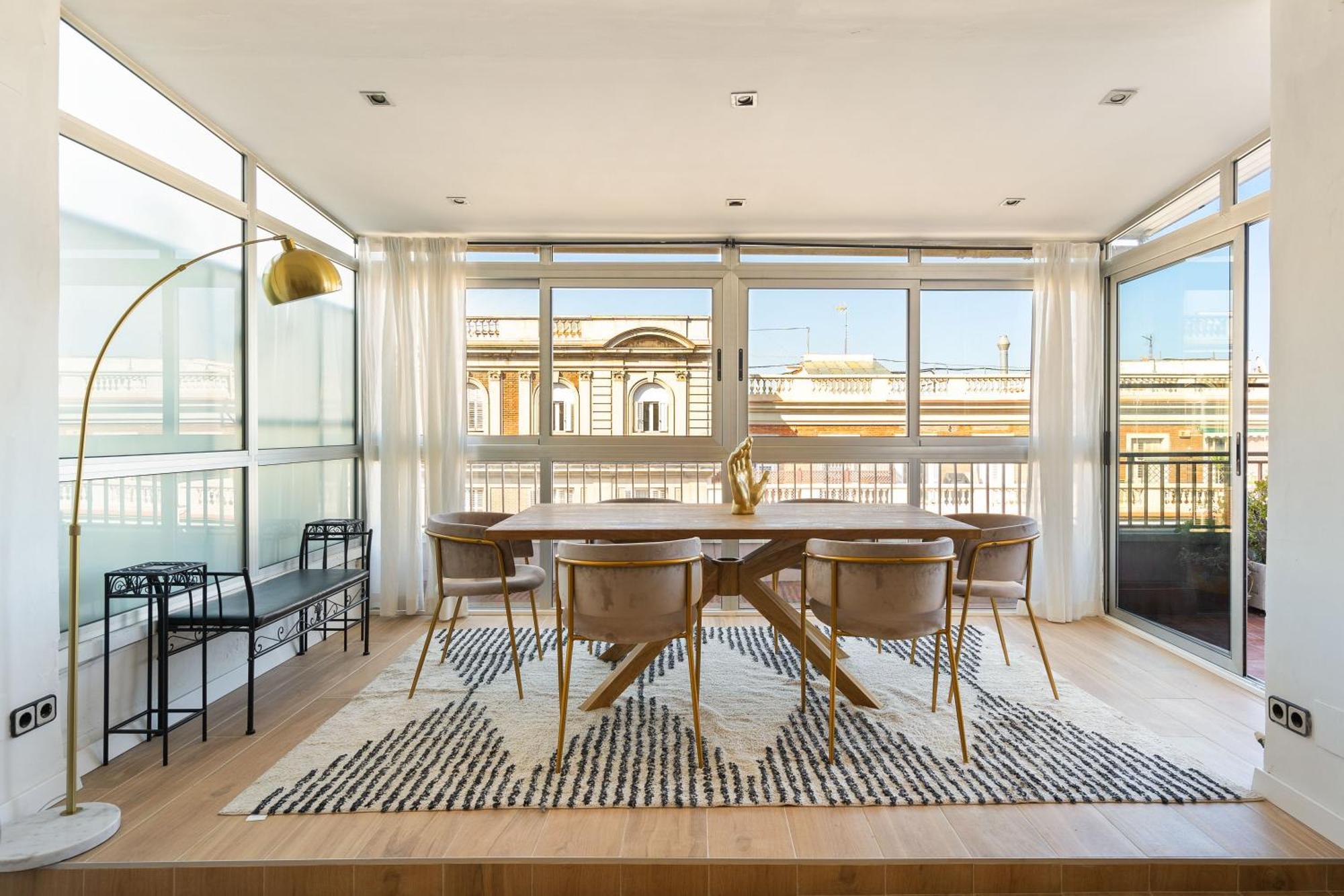 Appartement Chic 3Br Retreat With Private Terrace à Barcelone Extérieur photo